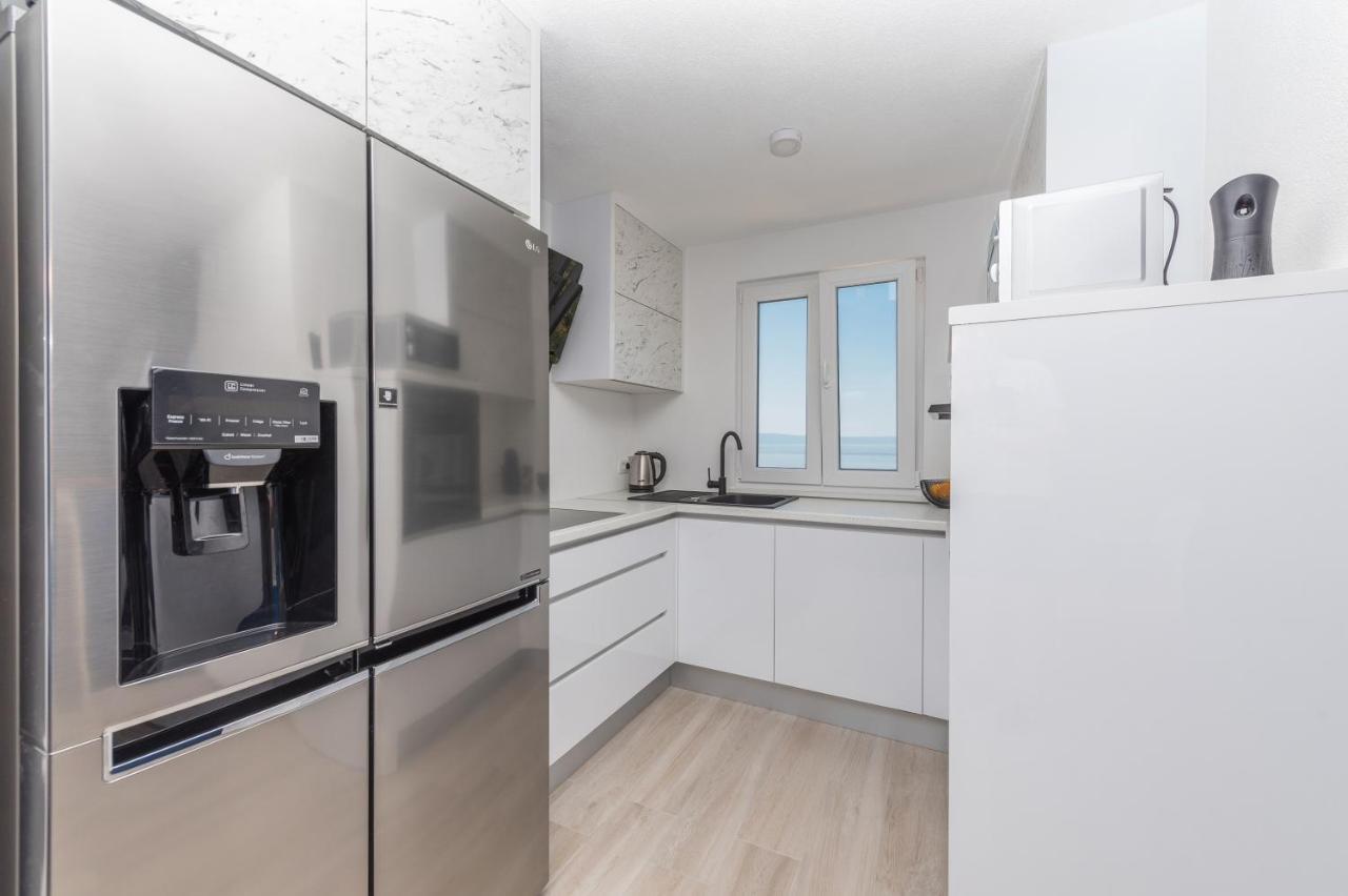 App Anna Apartment Макарска Екстериор снимка