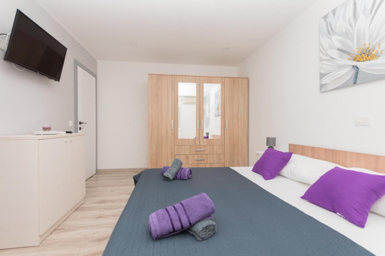 App Anna Apartment Макарска Екстериор снимка