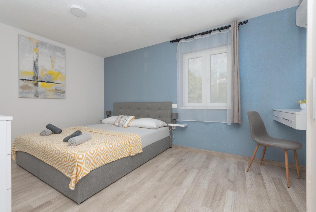 App Anna Apartment Макарска Екстериор снимка