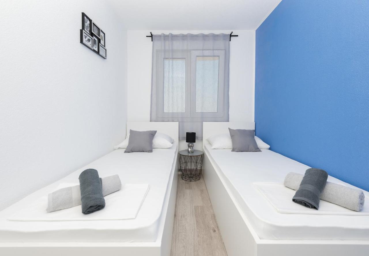 App Anna Apartment Макарска Екстериор снимка
